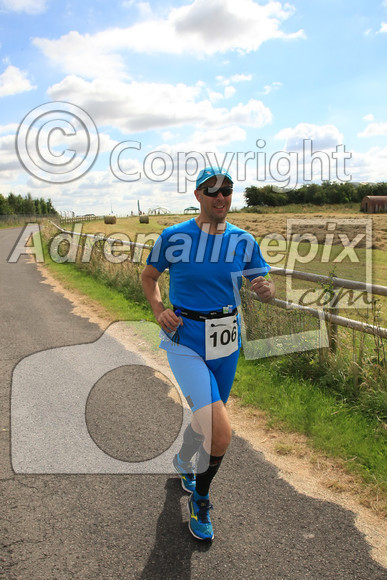 075 DCH 1592.106 
 Barbury Castle Half Marathon