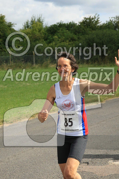 041 DCH 1561.25.85 
 Barbury Castle Half Marathon